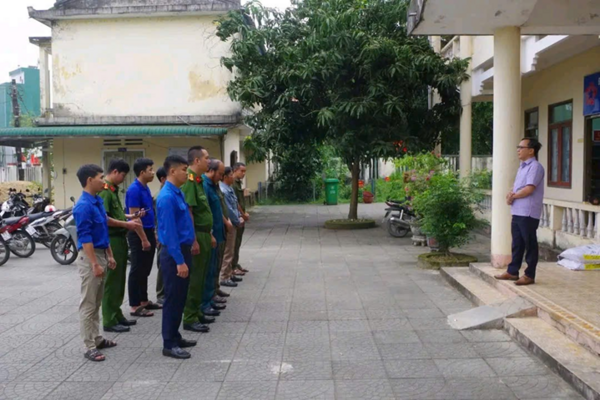 XÃ BA ĐỘNG RA QUÂN LẬP LẠI TRẬT TỰ HÀNH LANG  AN TOÀN GIAO THÔNG